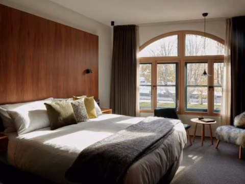 Grove room room, Wharfstone Hotel