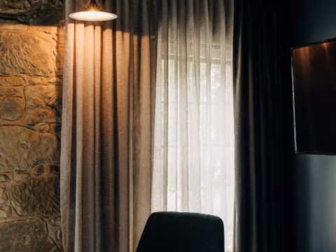 Grove room room, Wharfstone Hotel