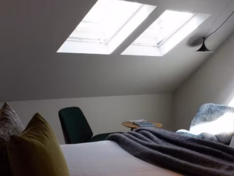 Grove balcony room, Wharfstone Hotel