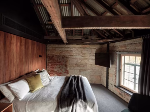 Grove room room, Wharfstone Hotel