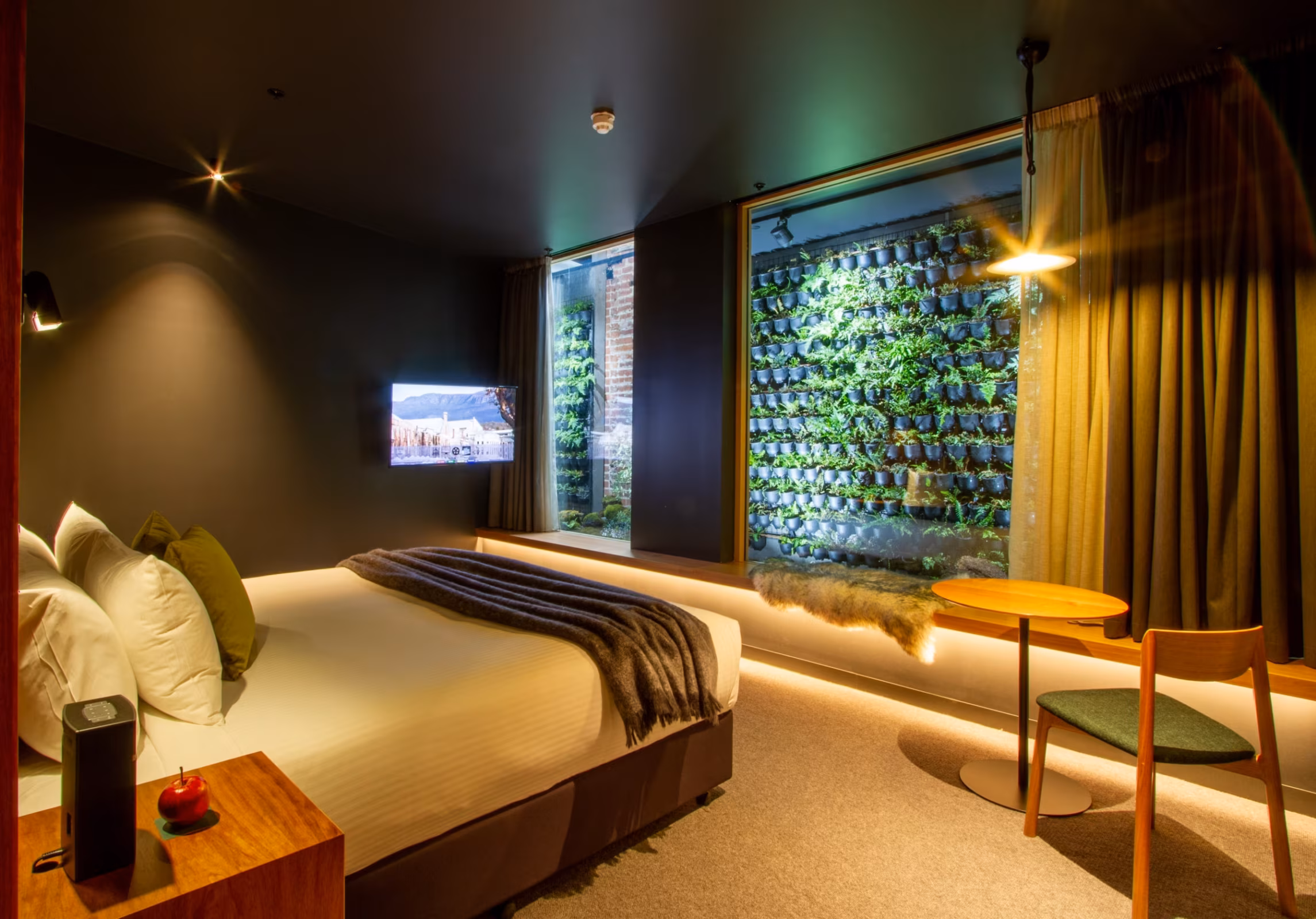 Pod Rooms at Wharfstone Hotel